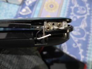 engsel & casing rusak